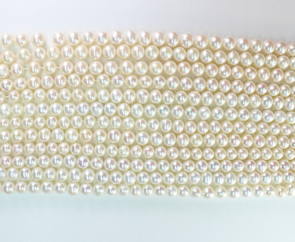 17 x Brand New White Cultured Freshwater Pearl Loose strings 8.5 to 9.5mm size - RRP £1700 Reserve £539.25