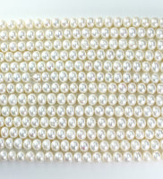 29 x Brand New White Cultured Freshwater Pearl Loose strings 10 to 11mm size - RRP £2610 Reserve £823.625